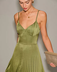 Green Sweetheart Neck Pleated Slip Midi Dress