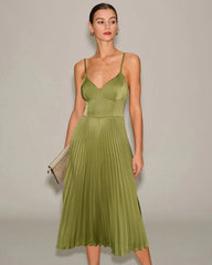 Green Sweetheart Neck Pleated Slip Midi Dress